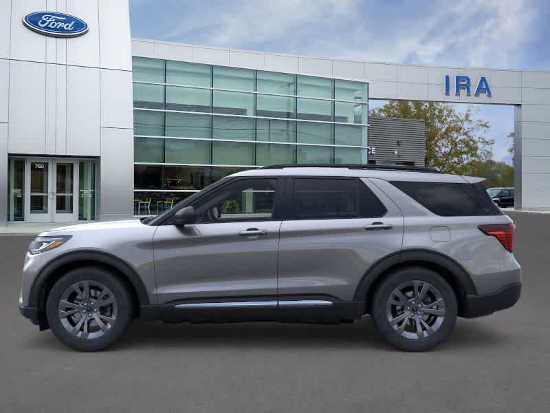 2025 Ford Explorer photo 3