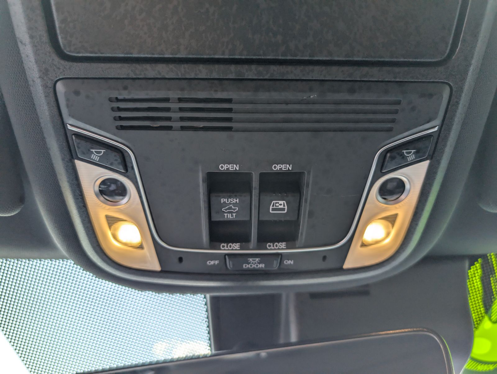 2022 Honda Ridgeline Black Edition photo 28