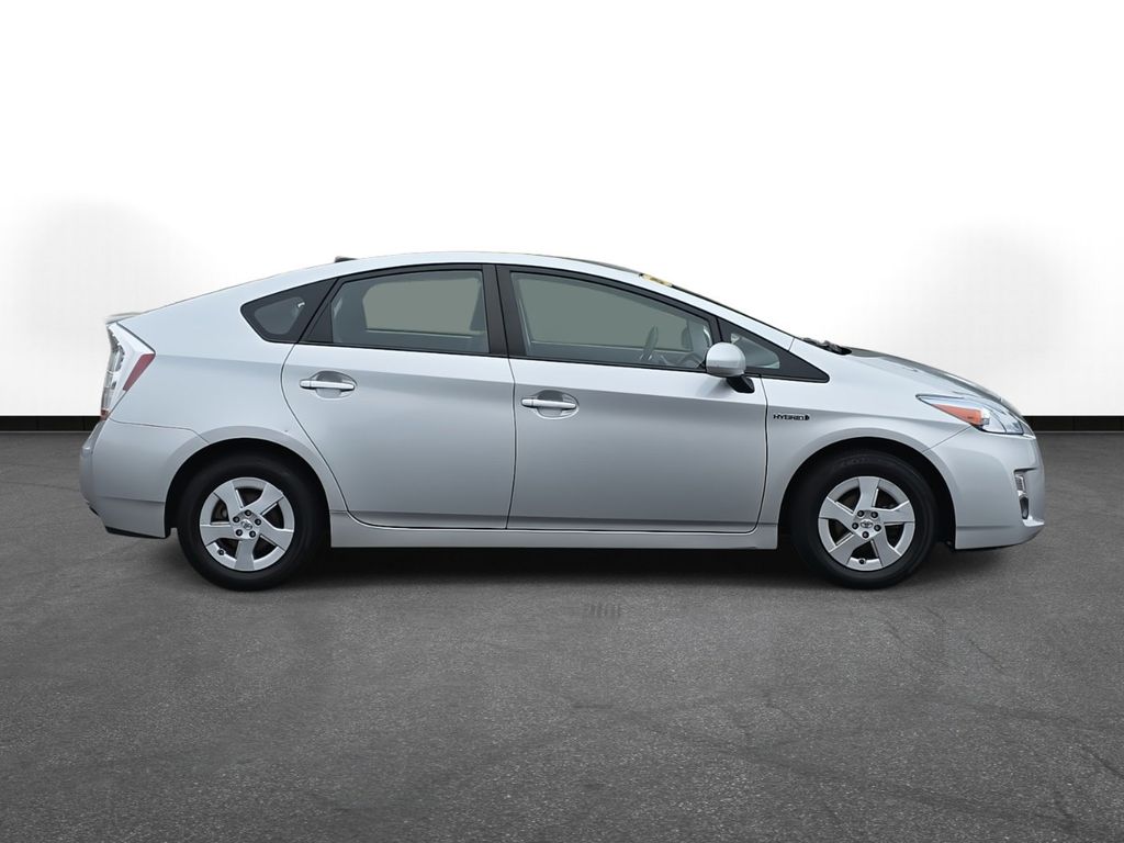 2010 Toyota Prius Two photo 3