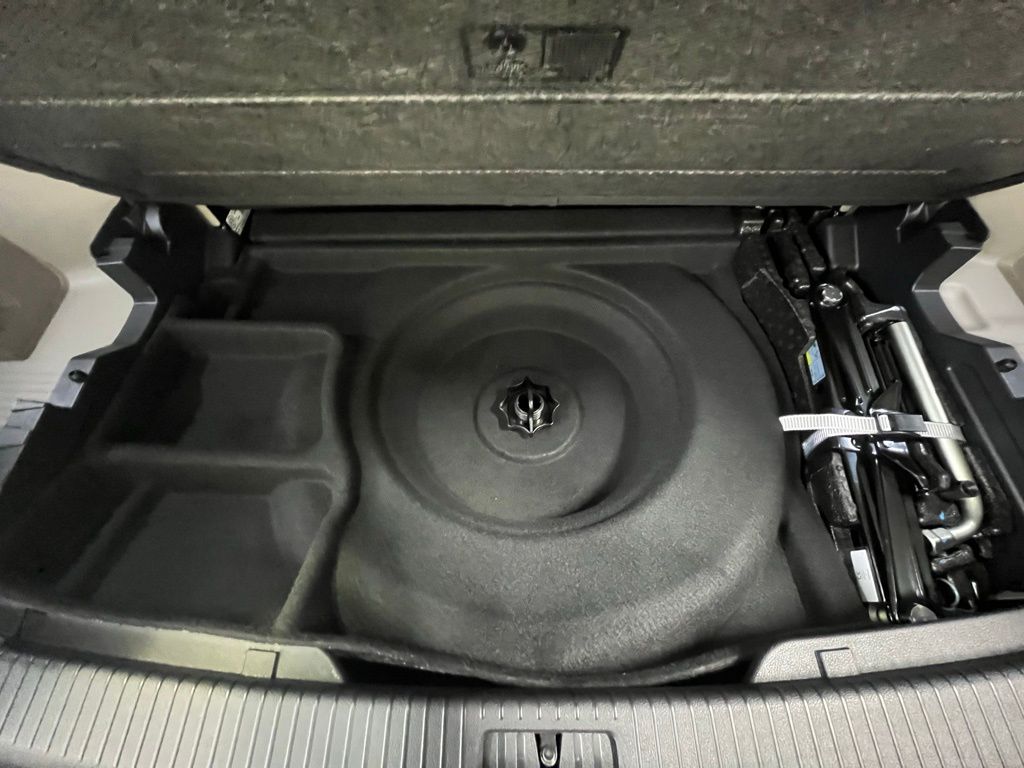 2025 Volkswagen Atlas SE Technology photo 27