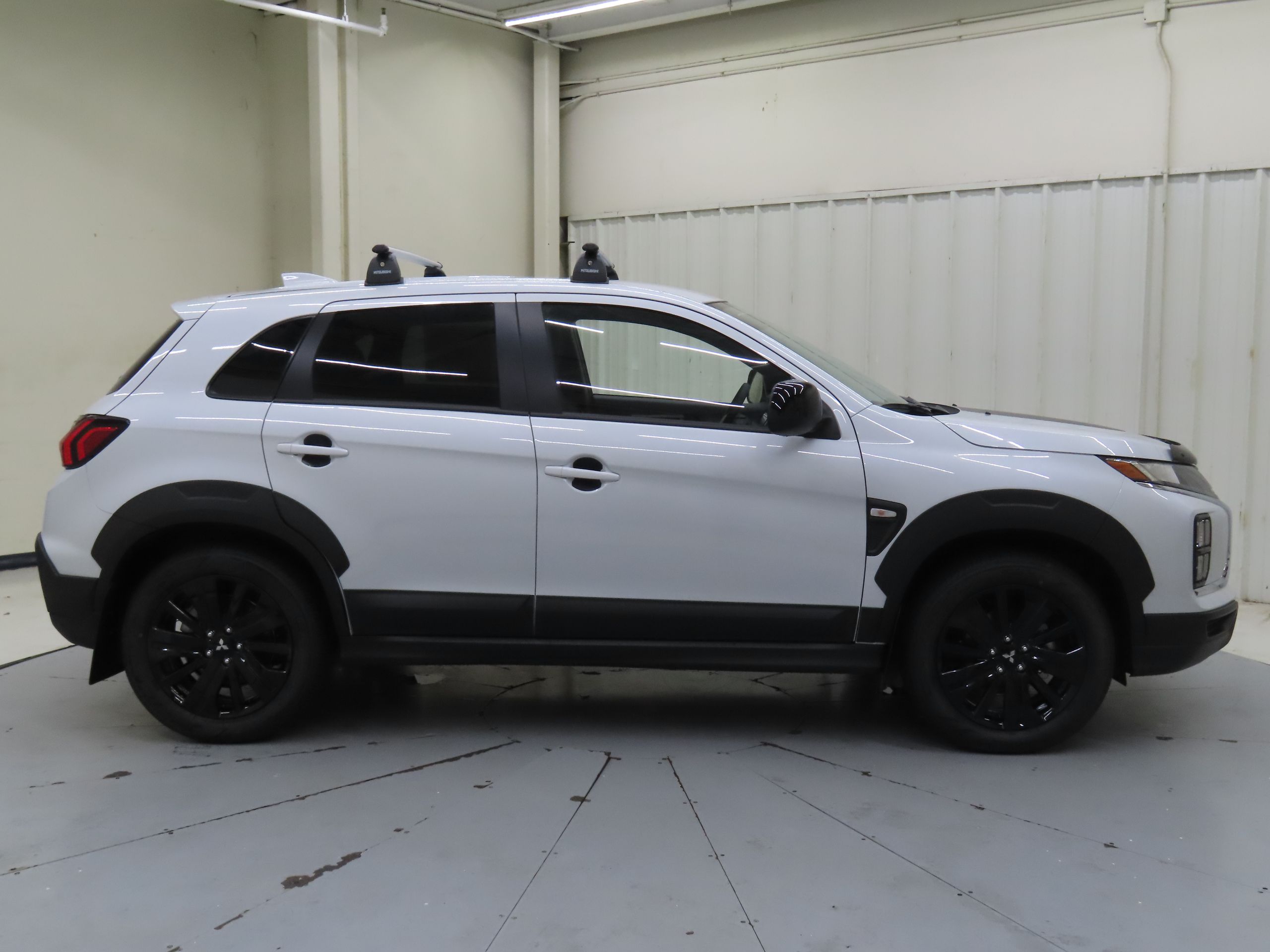 2025 Mitsubishi Outlander Sport ES SE LE photo 2