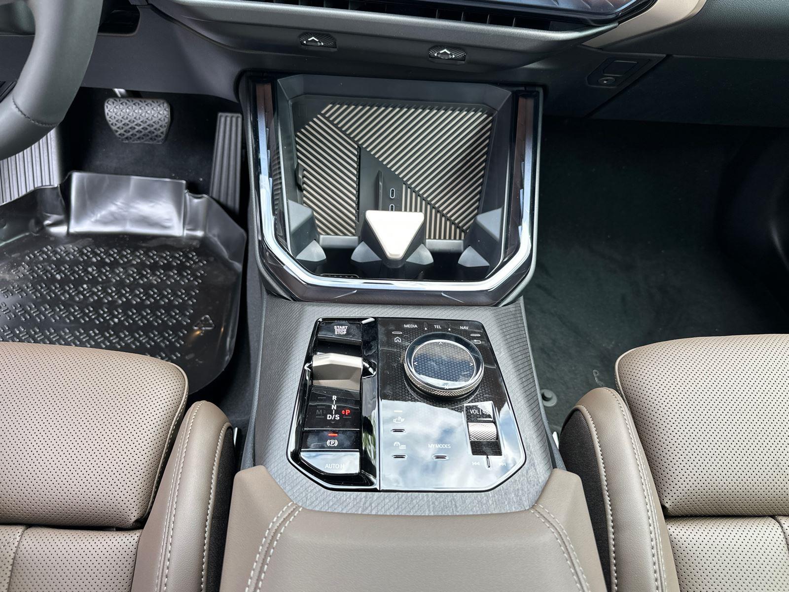 New 2025 Mineral White Metallic BMW 30 xDrive image 16
