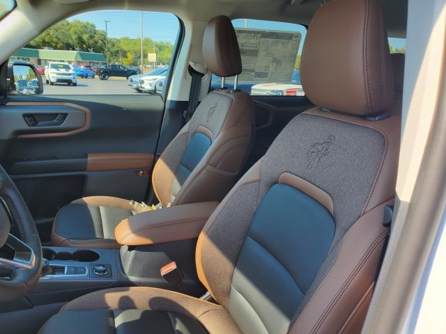 2025 Ford Bronco Sport Outer Banks photo 13