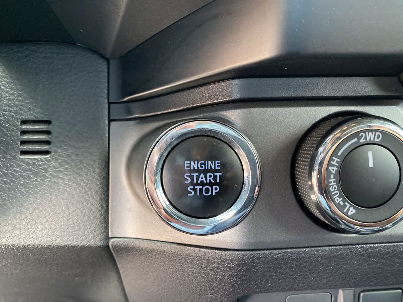 2019 Toyota Tacoma TRD Sport photo 22
