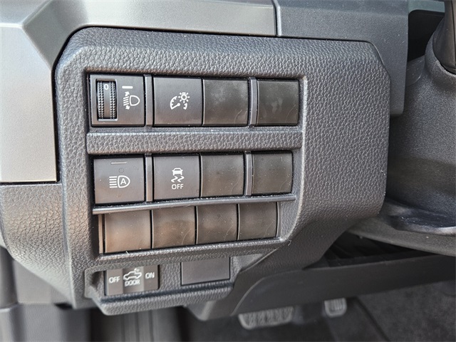 2024 Toyota Tacoma SR5 photo 24