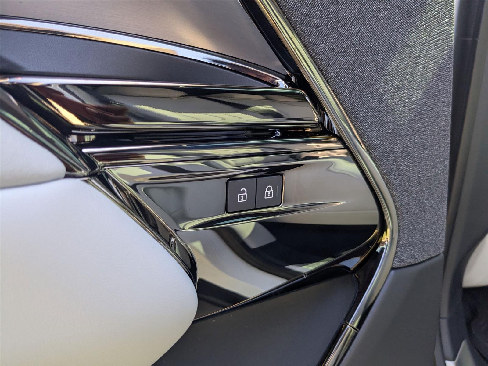 2025 Land Rover Range Rover Sport SE photo 23