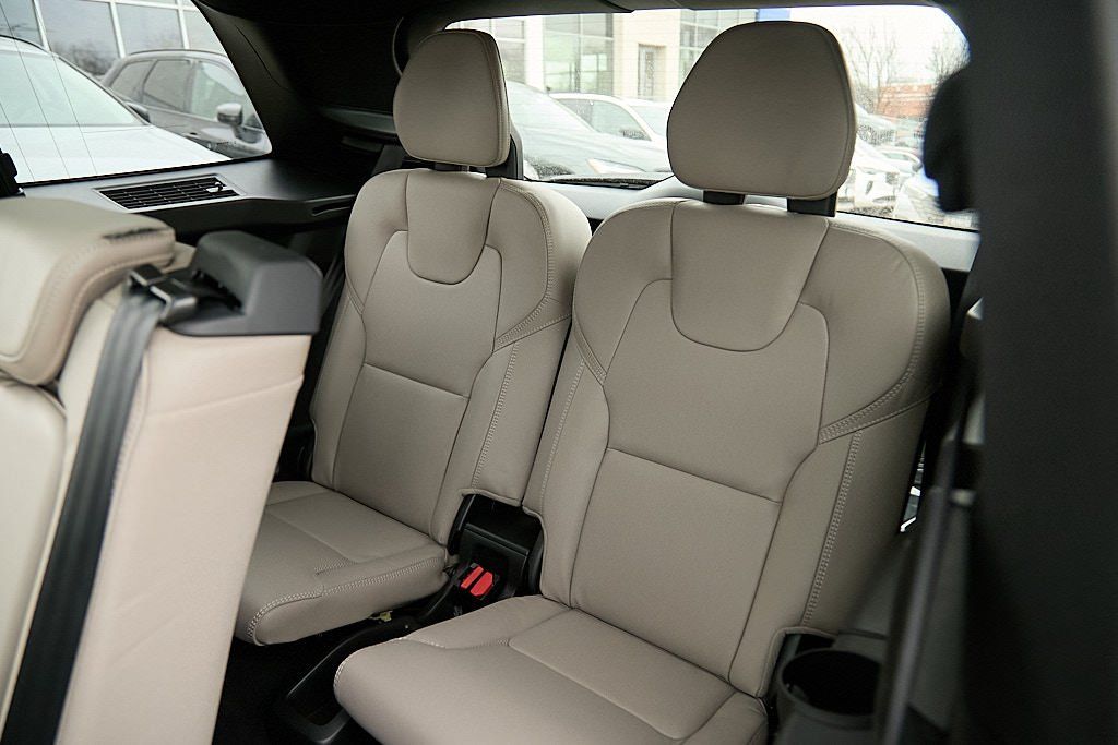 2026 VOLVO XC90 - Image 20