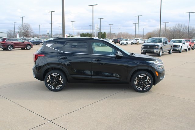 2025 Kia Seltos SX photo 2