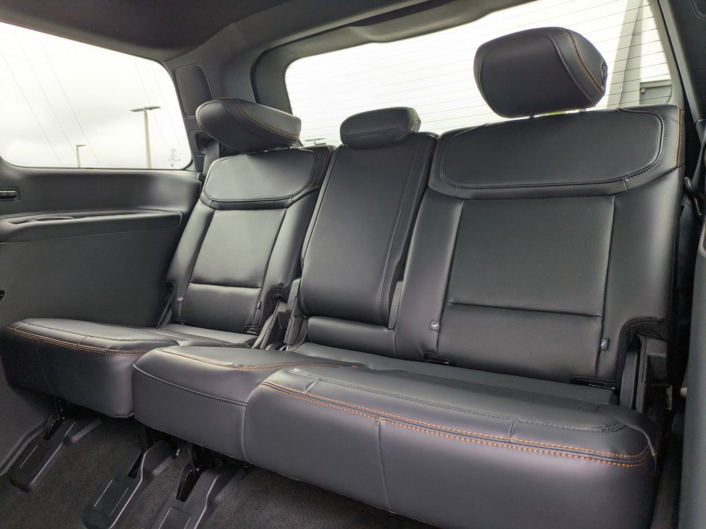 2025 Ford Expedition photo 17