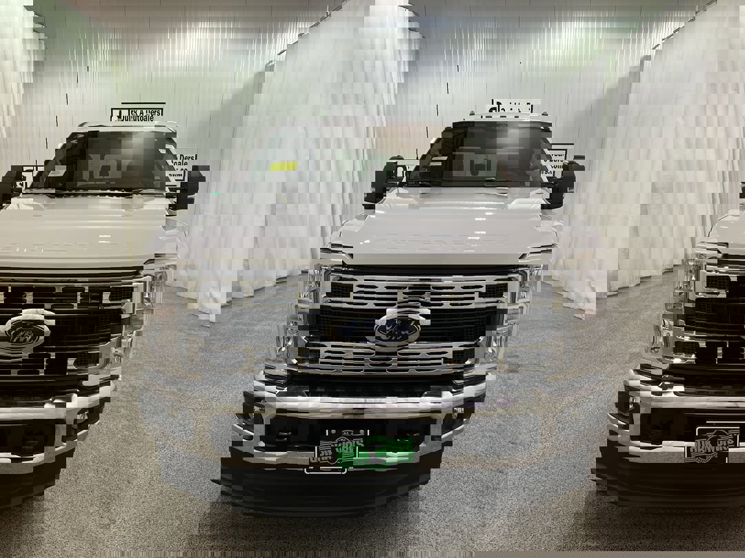 2025 Ford F-350 XL photo 2