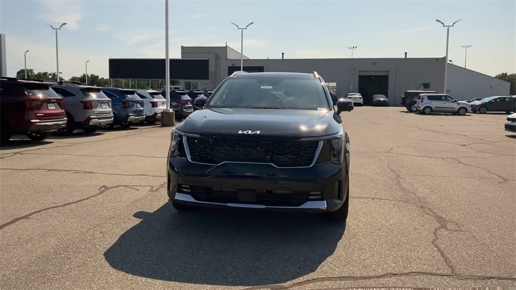 2025 Kia Sorento SX photo 3