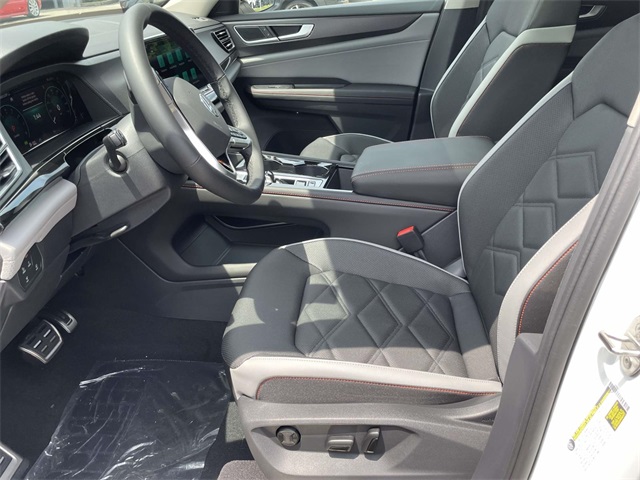 2025 Volkswagen Atlas Peak Edition SE photo 4