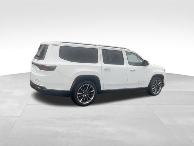 2024 Jeep Wagoneer L Series III photo 2