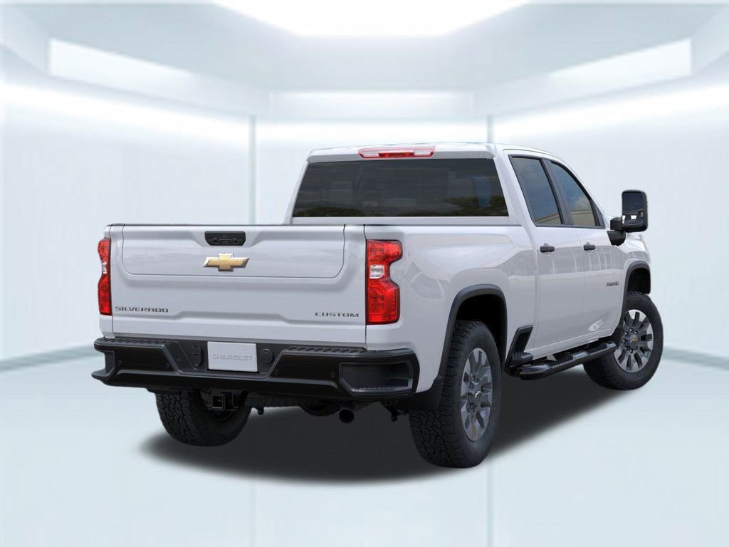 2025 Chevrolet Silverado 2500HD Custom photo 4