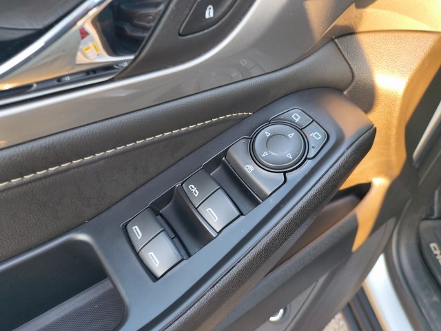 2022 Chevrolet Traverse Leather photo 17