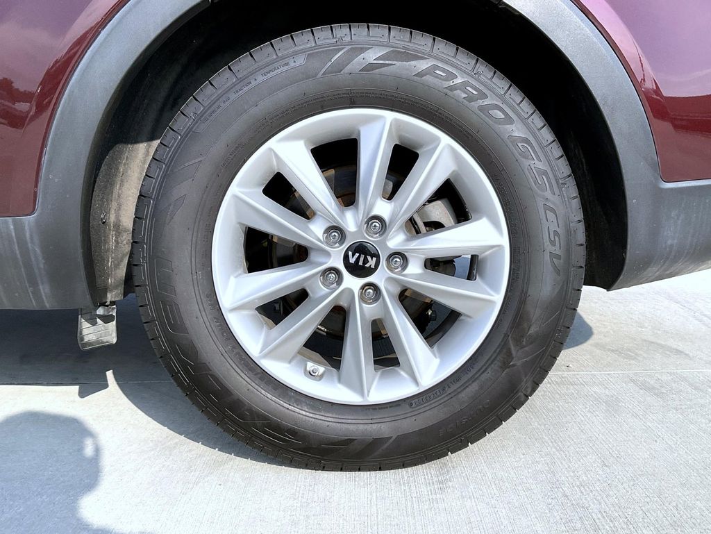 2019 Kia Sorento LX photo 23