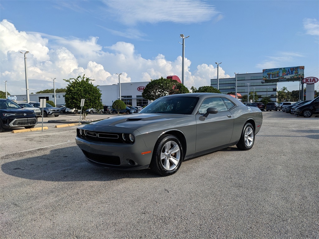 2023 Dodge Challenger SXT photo 2