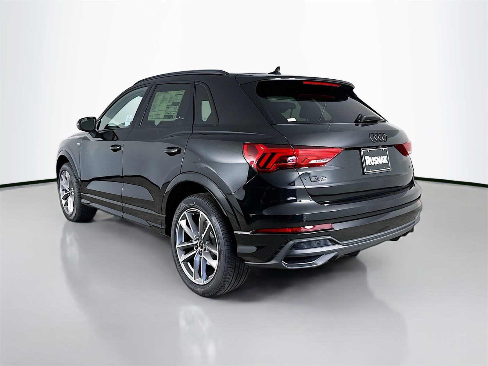 2025 Audi Q3 S line Premium photo 5