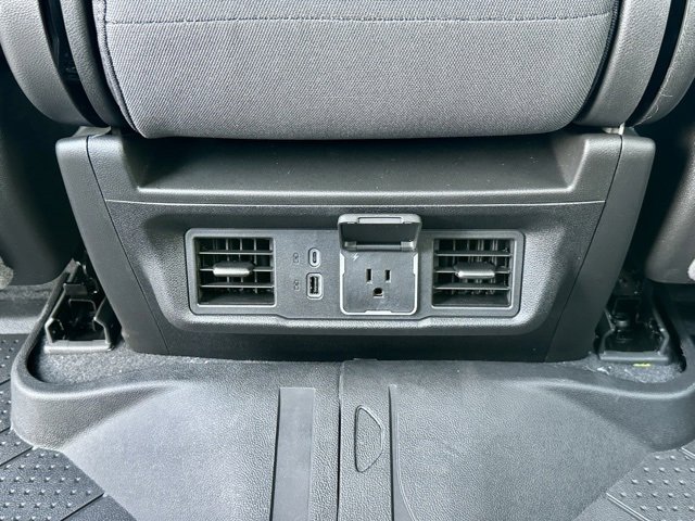 2025 Chevrolet Silverado 1500 LT photo 17