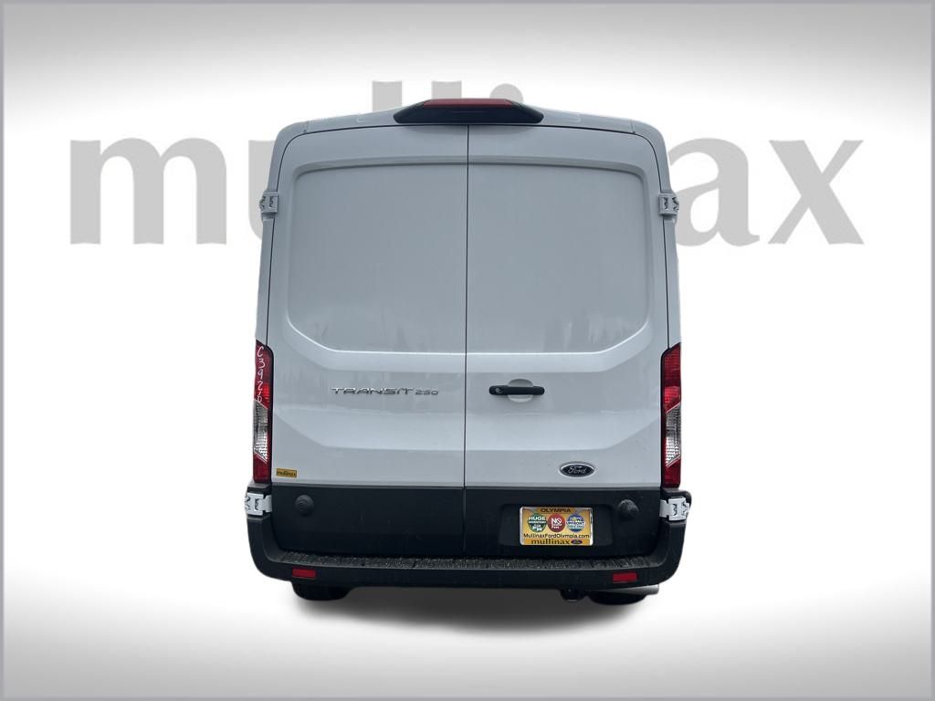 2025 Ford Transit photo 4