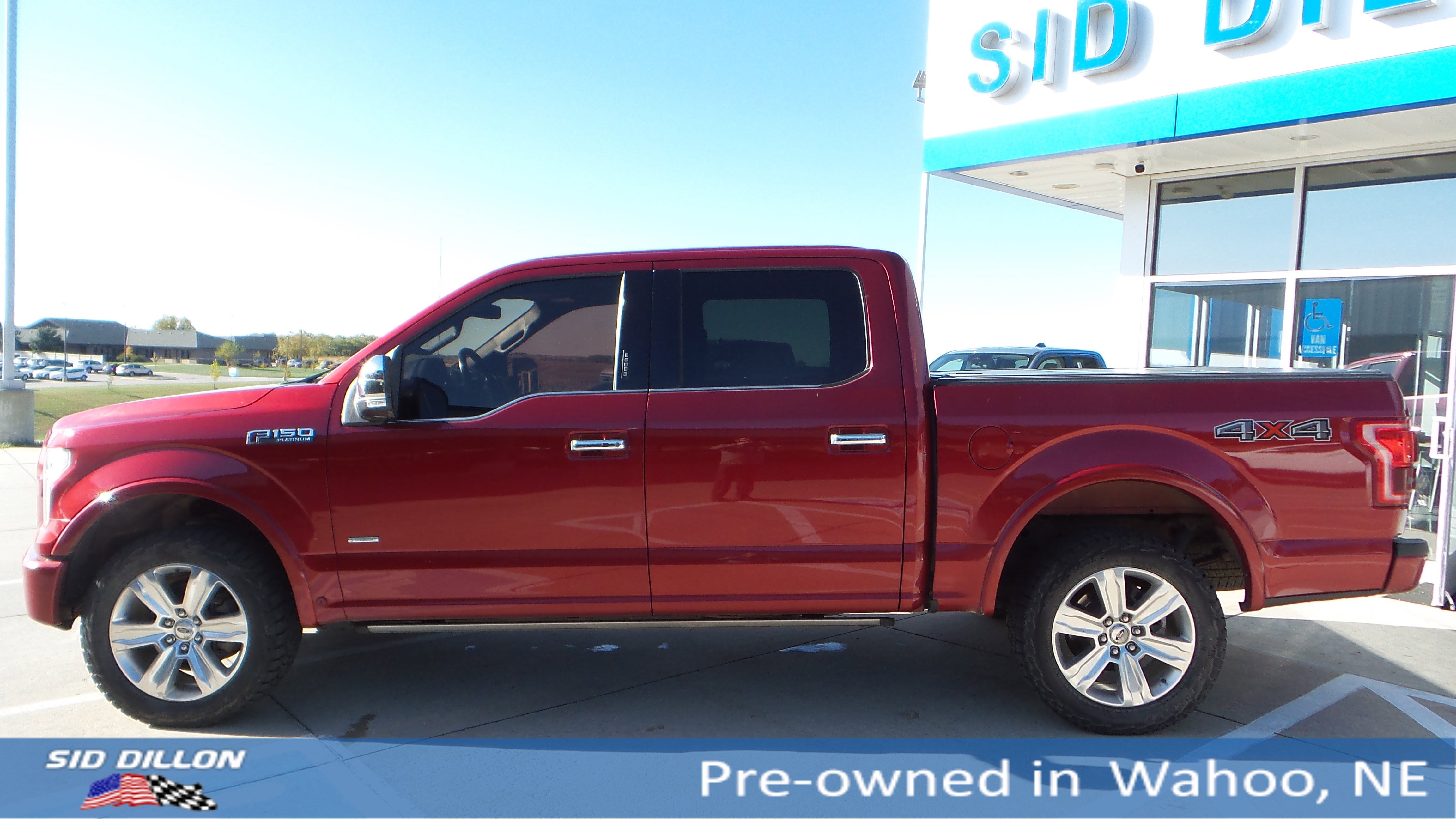 2016 Ford F-150 Platinum photo 2