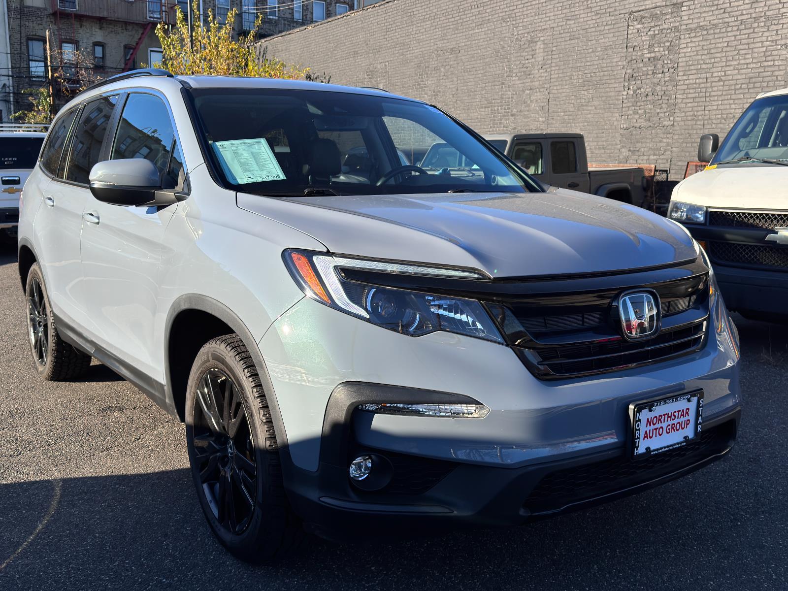 2022 Honda Pilot Special Edition photo 2