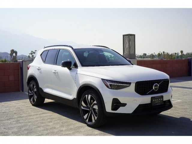 1/43 VOLVO特注 1/43 VOLVO XC40 クリスタルホワイト 1/43 Volvo XC40 White x Black 199043 | eBay