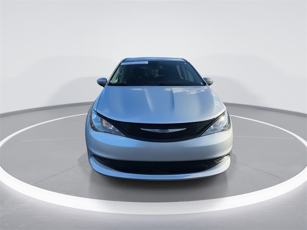 2023 Chrysler Voyager LX photo 3