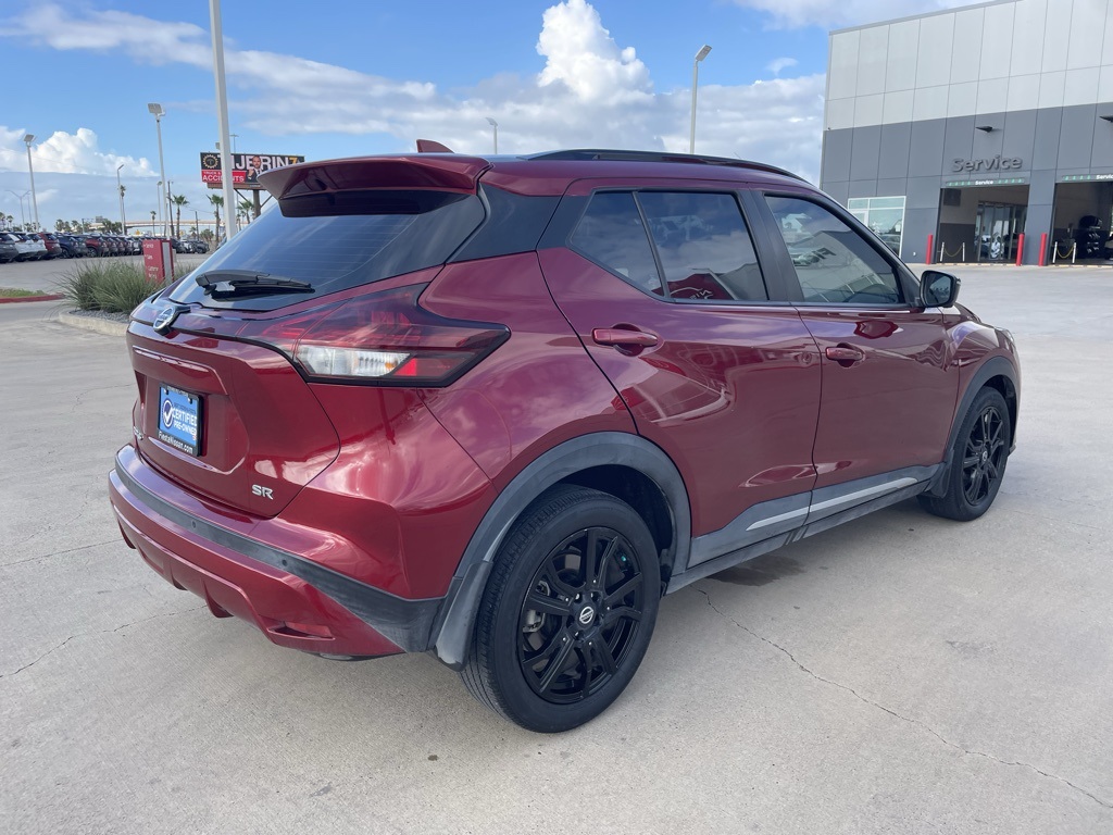 2021 Nissan Kicks SR photo 2