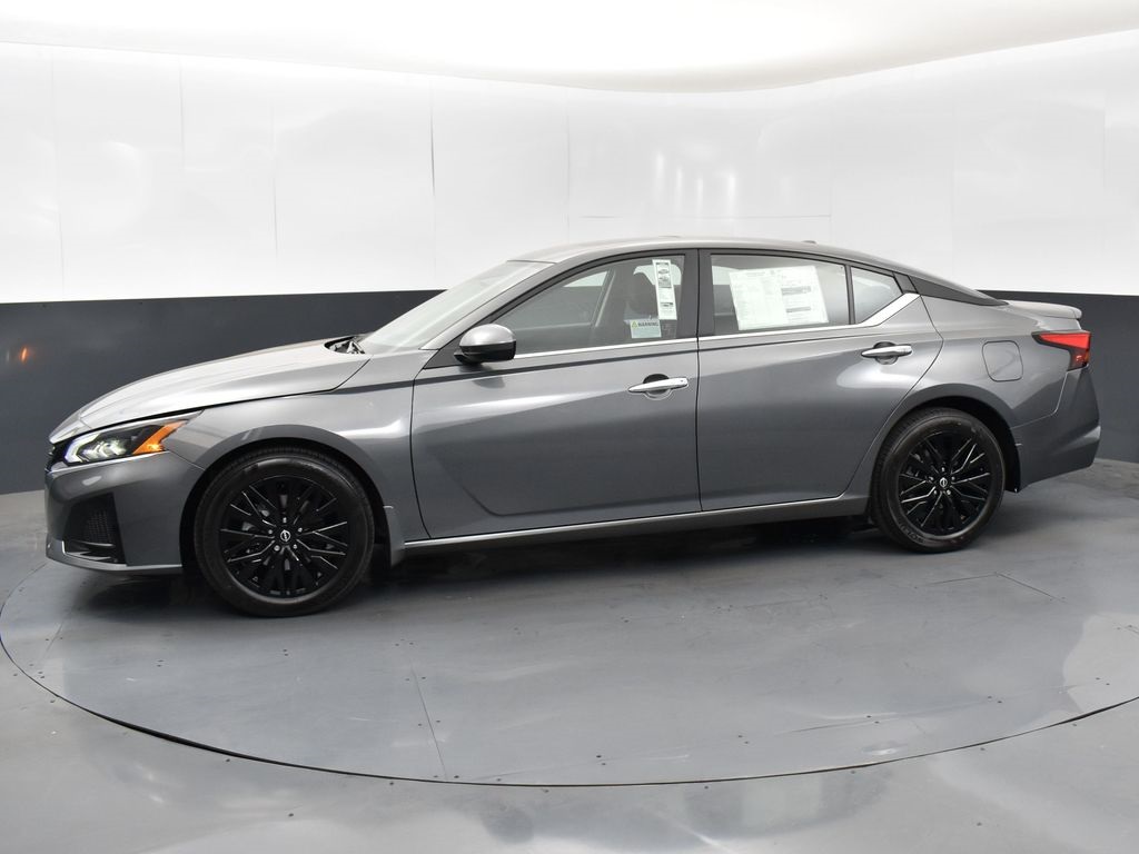 2025 Nissan Altima 2.5 SV photo 4