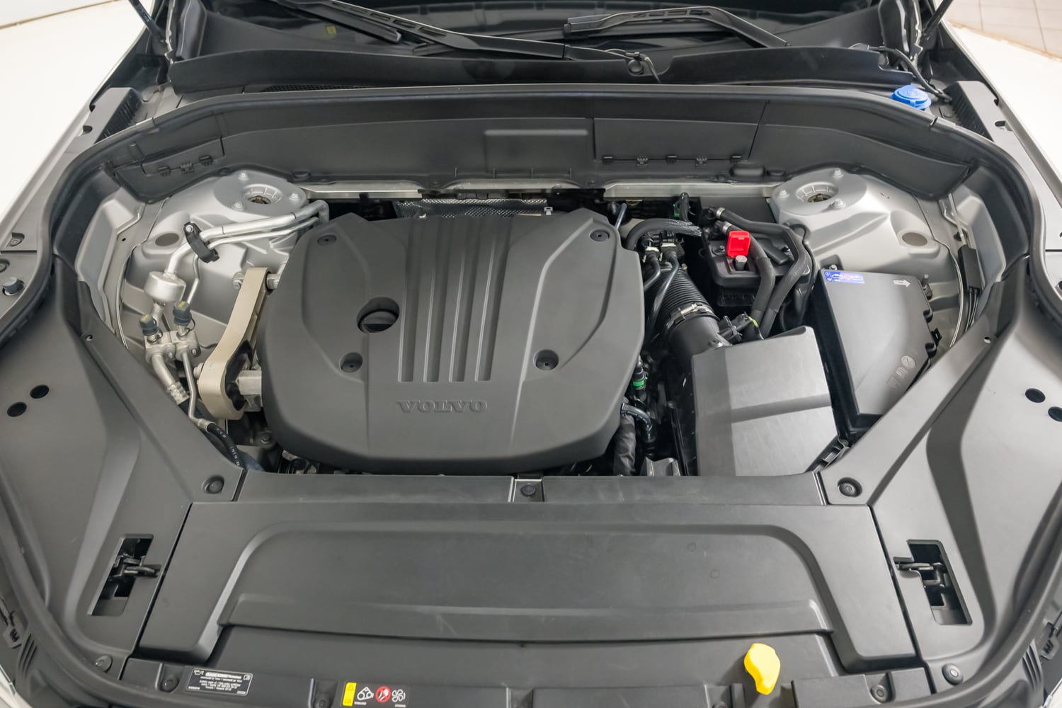 2024 Volvo XC90 B5 Plus photo 32
