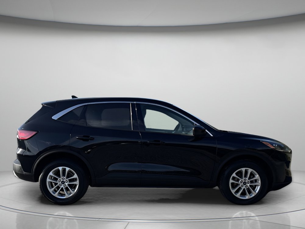 2020 Ford Escape SE photo 2