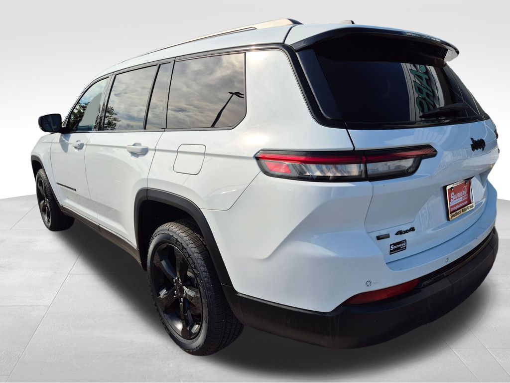 2021 Jeep Grand Cherokee Altitude photo 3