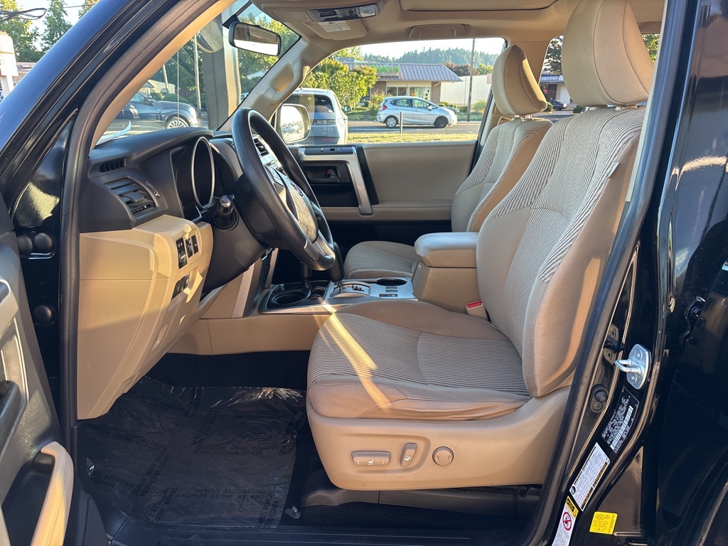 2011 Toyota 4Runner SR5 photo 9