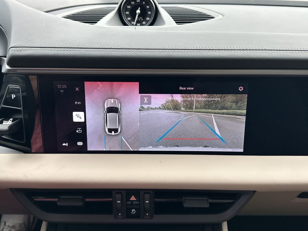 2025 Porsche Macan Electric 4 photo 20
