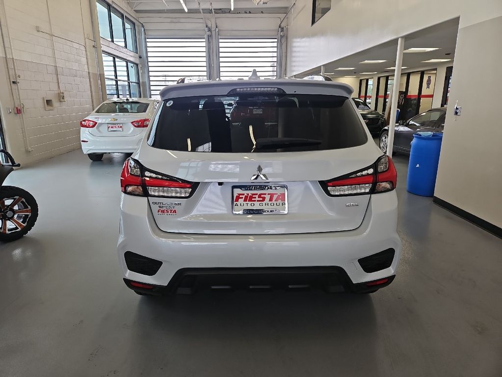 2024 Mitsubishi Outlander Sport SEL photo 4