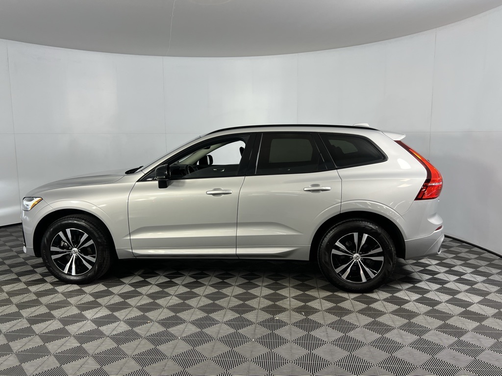 2024 Volvo XC60 B5 Core photo 5