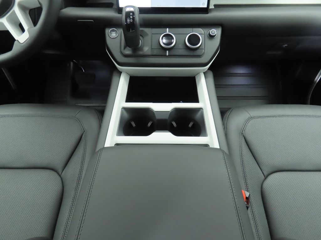 2025 Land Rover Defender 110 S photo 15
