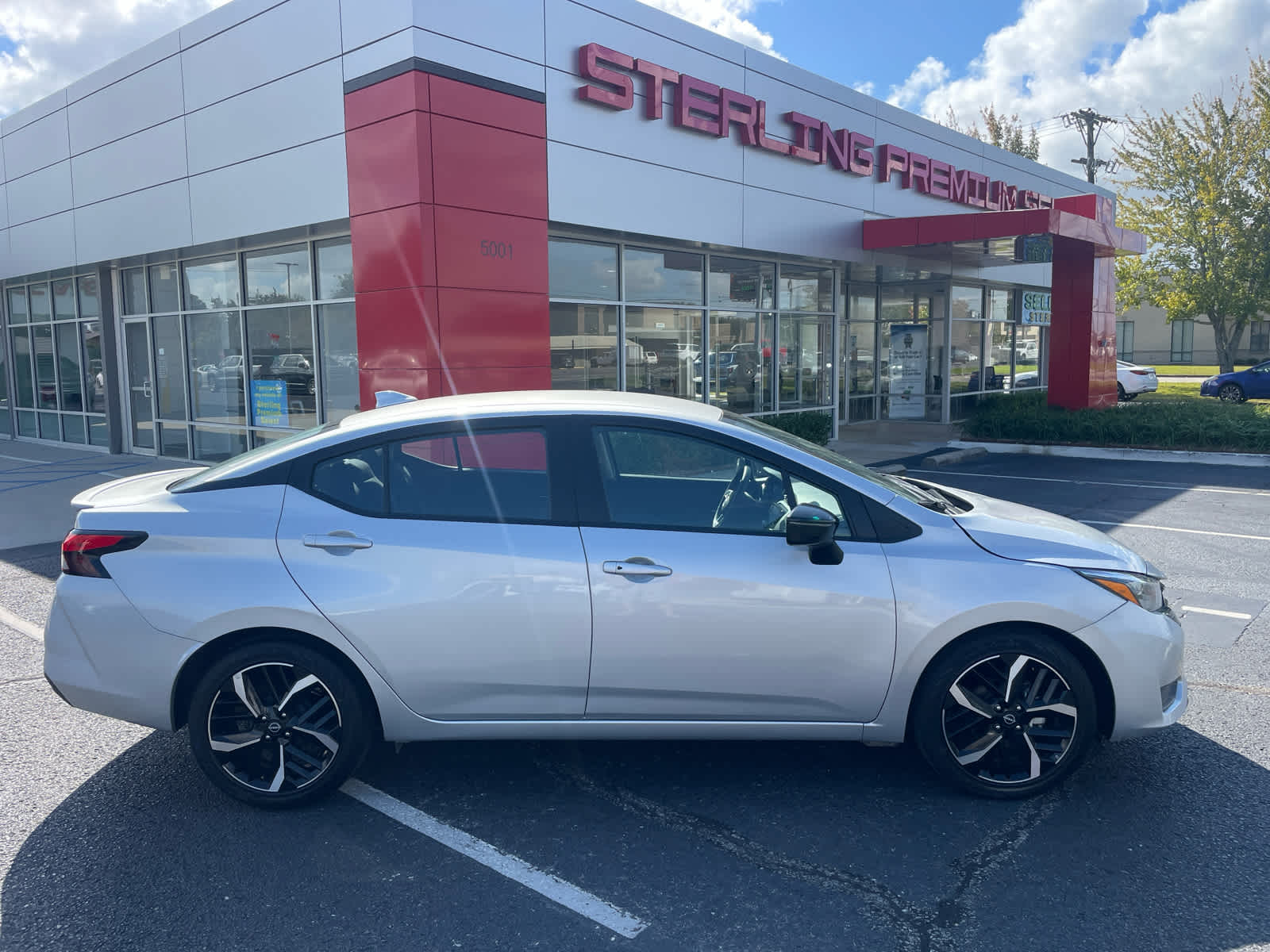 2024 Nissan Versa Sedan SR