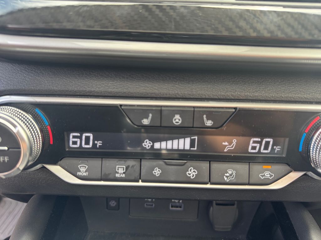 2023 Nissan Altima SR photo 25