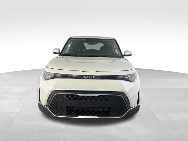 2023 Kia Soul LX photo 2
