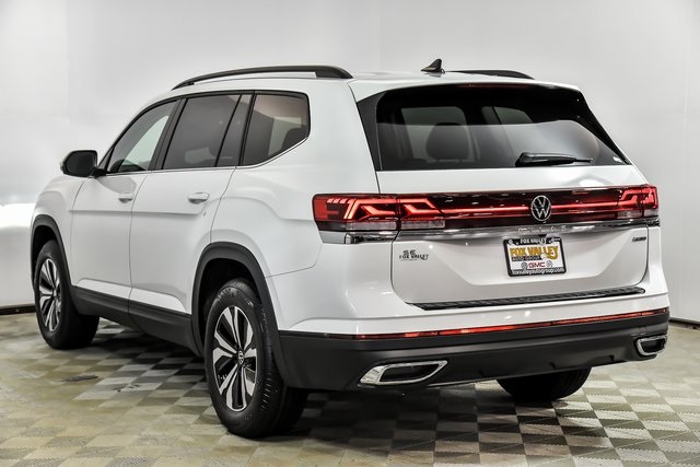 2026 Volkswagen Atlas SE Technology photo 2