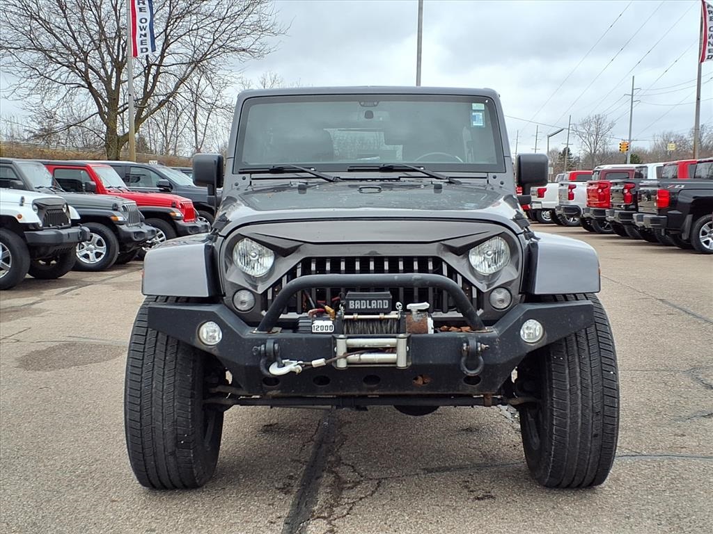 2018 Jeep Wrangler Unlimited Sahara photo 2