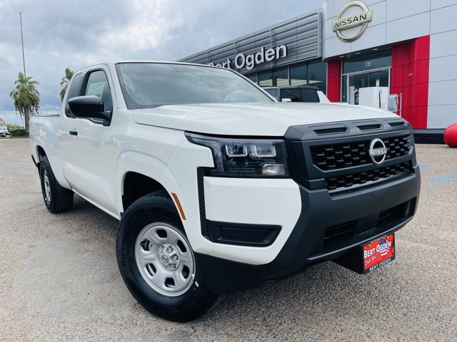 2026 Nissan Frontier S's photo