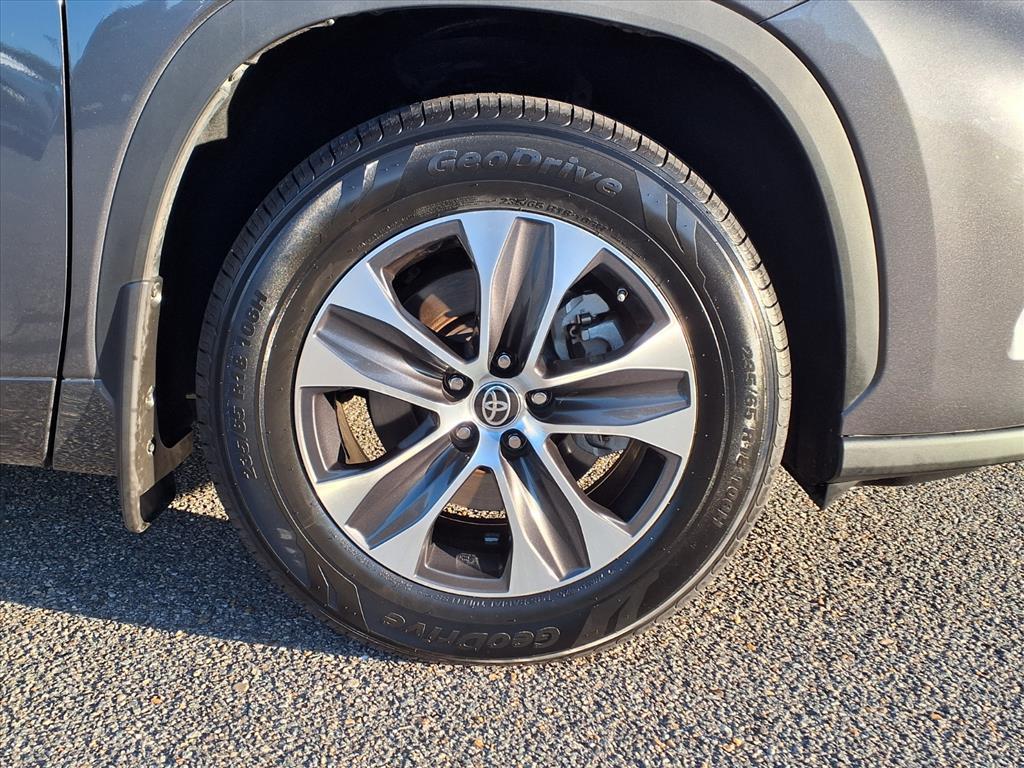 2022 Toyota Highlander XLE photo 4