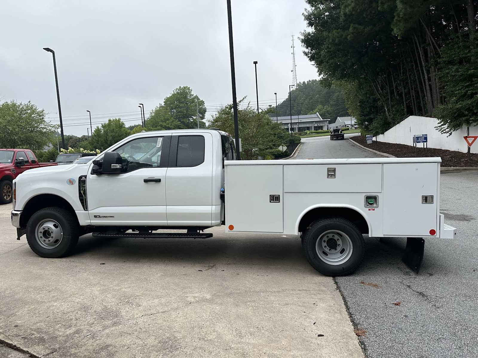 2025 Ford F-350 XL photo 4