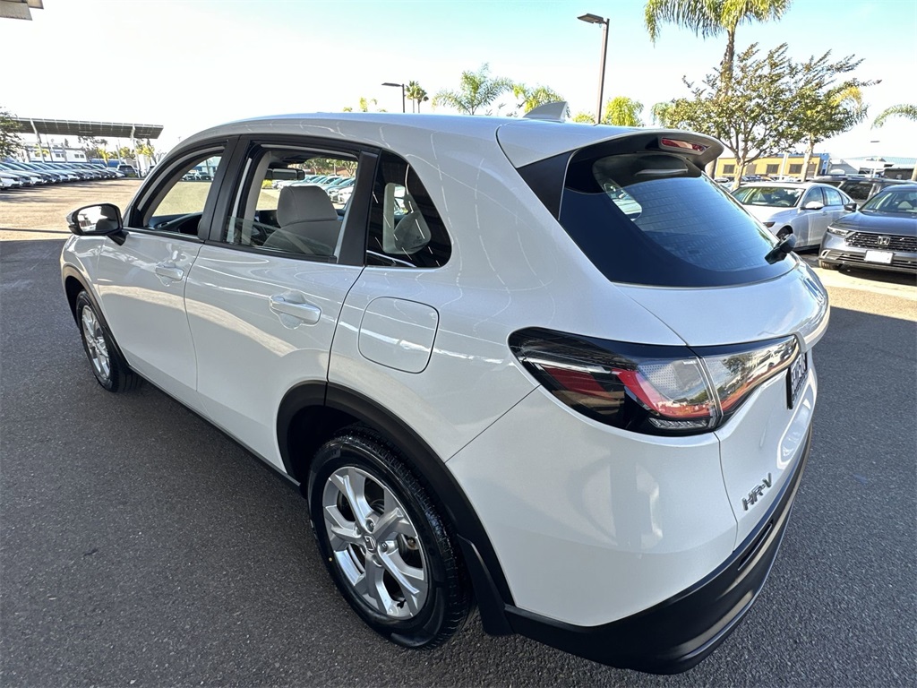 2023 Honda HR-V LX photo 32