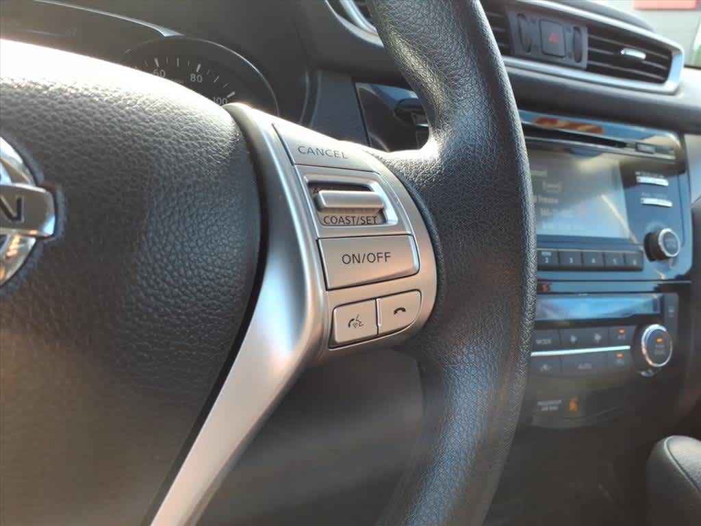 2015 Nissan Rogue SV photo 23