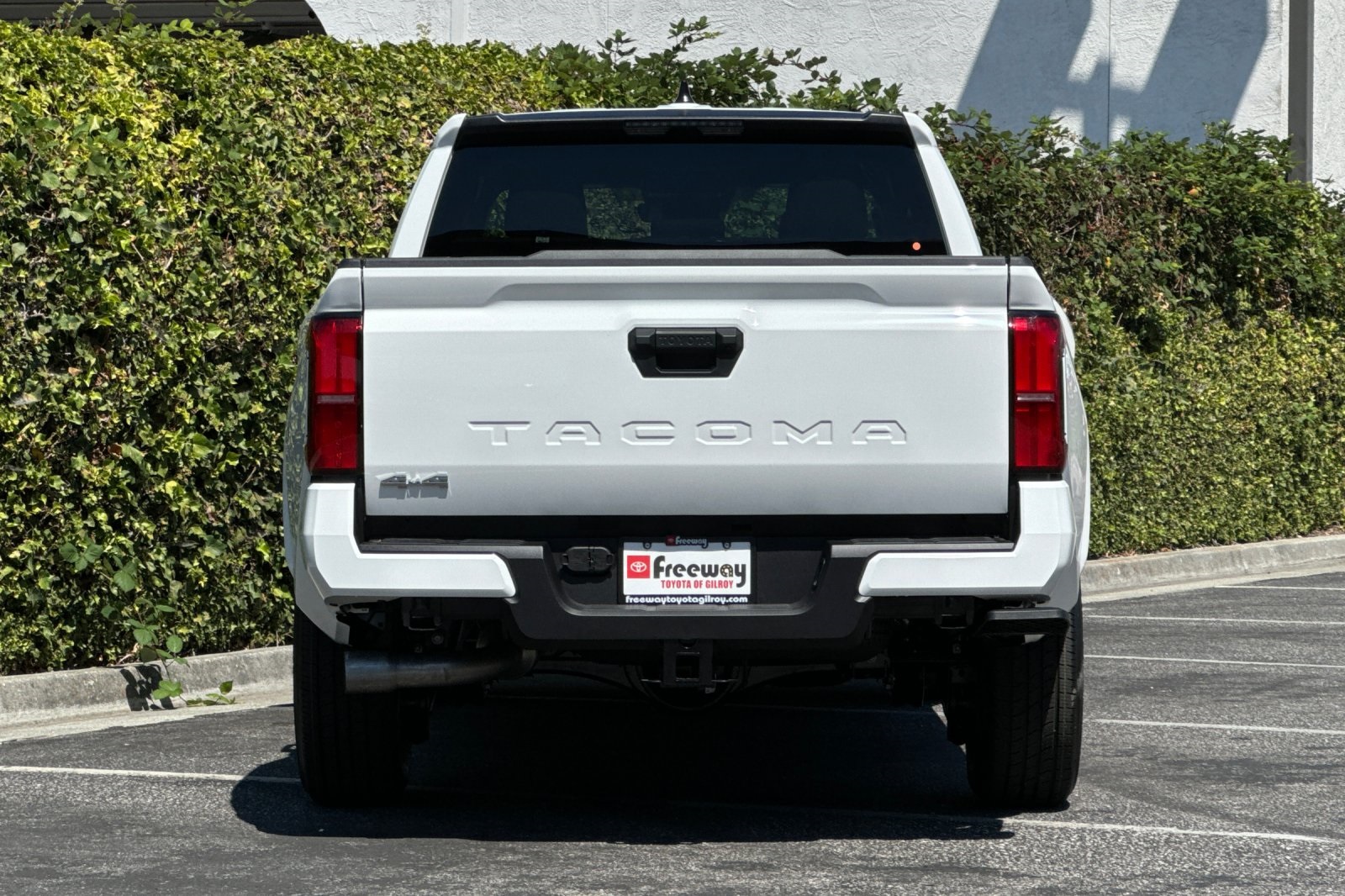 2025 Toyota Tacoma SR5 4x4 Double Cab photo 4