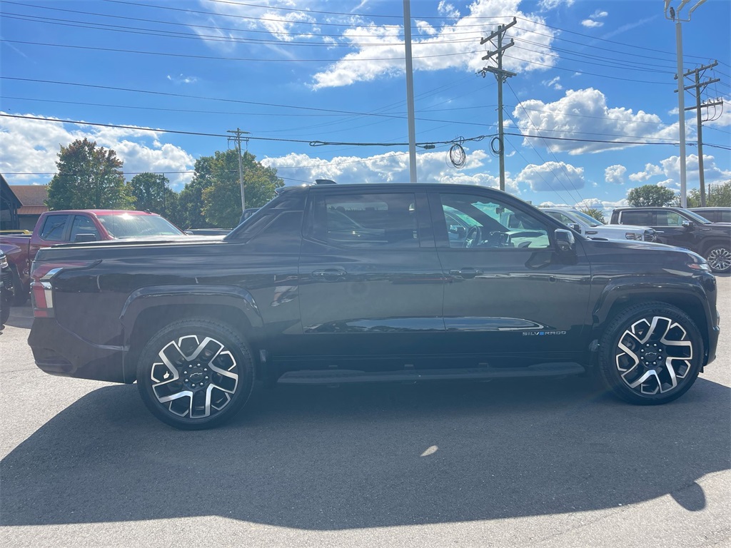 2024 Chevrolet Silverado EV RST photo 5